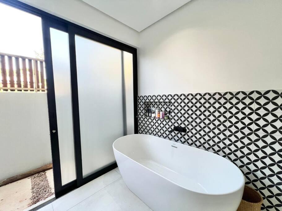 Tropical Retreat In Simbithi Eco Estate Villa บัลลิโต ภายนอก รูปภาพ